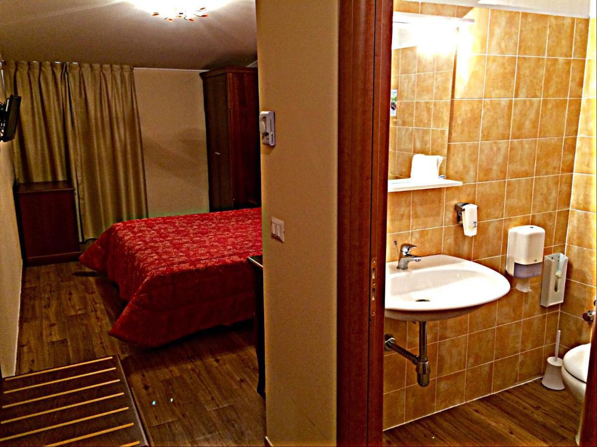 Single Room,1758276040:JPEG